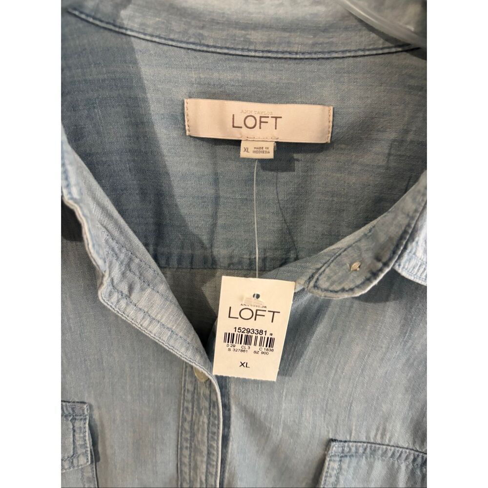 ❤️Loft Light Weight Chambray Button Down Shirt - Picture 3 of 5